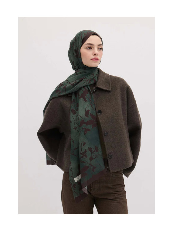 Fresh Scarfs Sjaal met donker bosmotief, bittere koffie