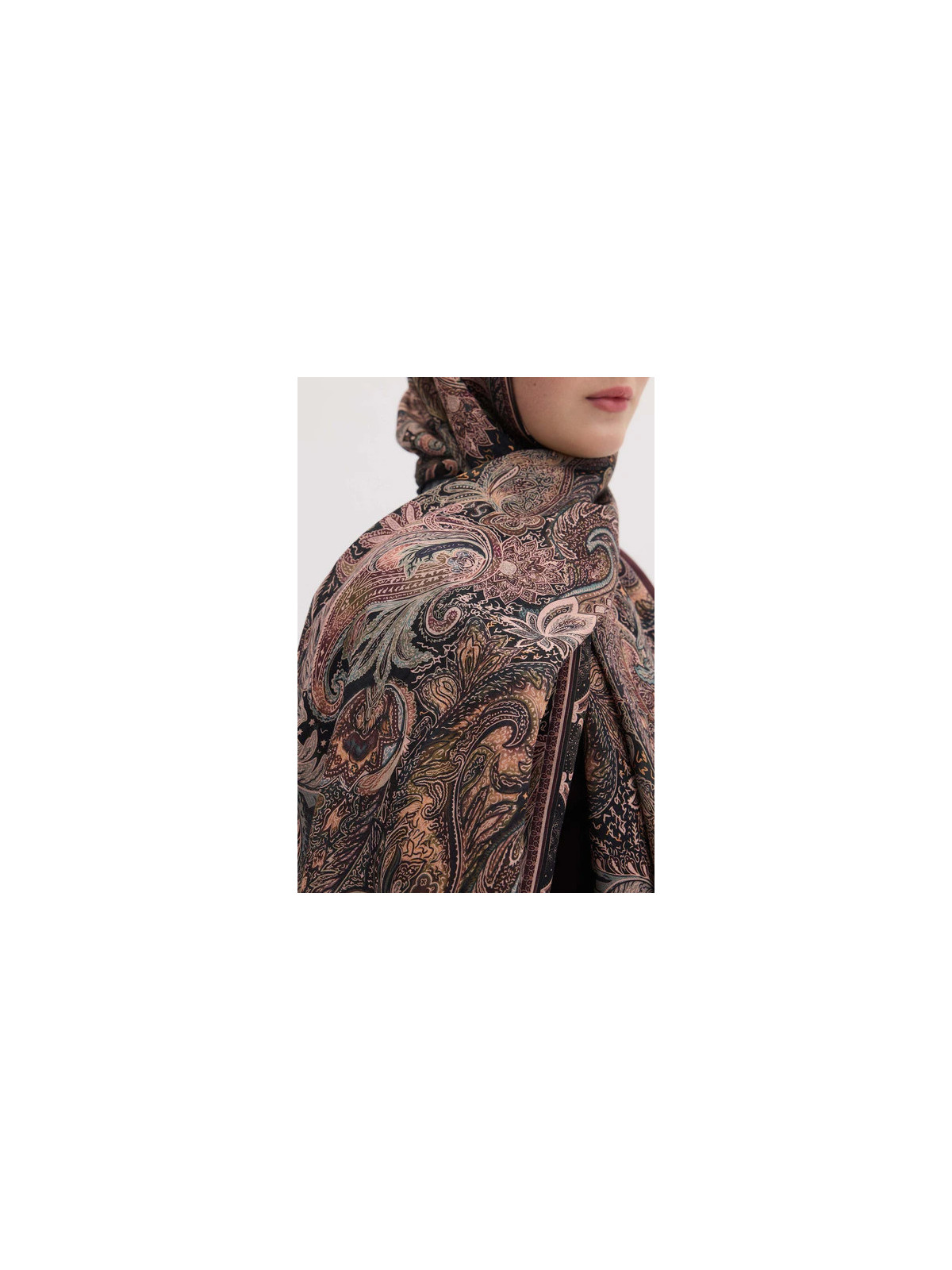 Amora Gepatroonde Hijab Zwart