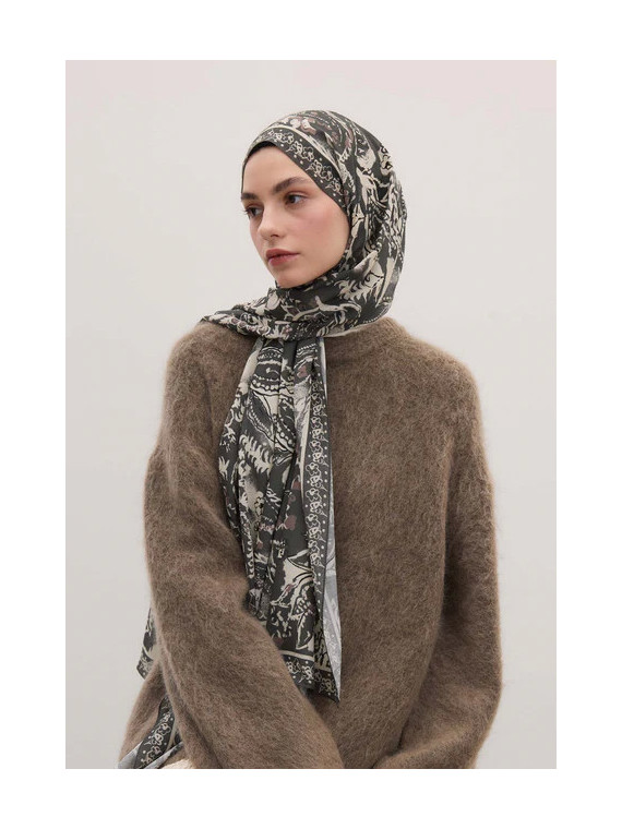 Hijab met bloemenpaisley-patroon en rook