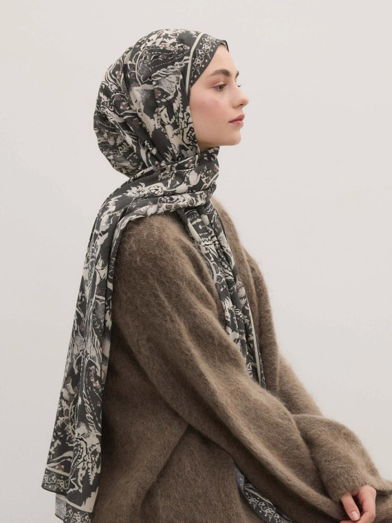 Hijab met bloemenpaisley-patroon en rook