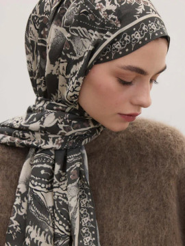 Hijab met bloemenpaisley-patroon en rook