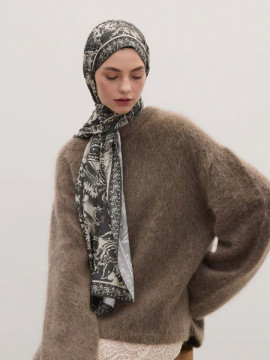 Hijab met bloemenpaisley-patroon en rook
