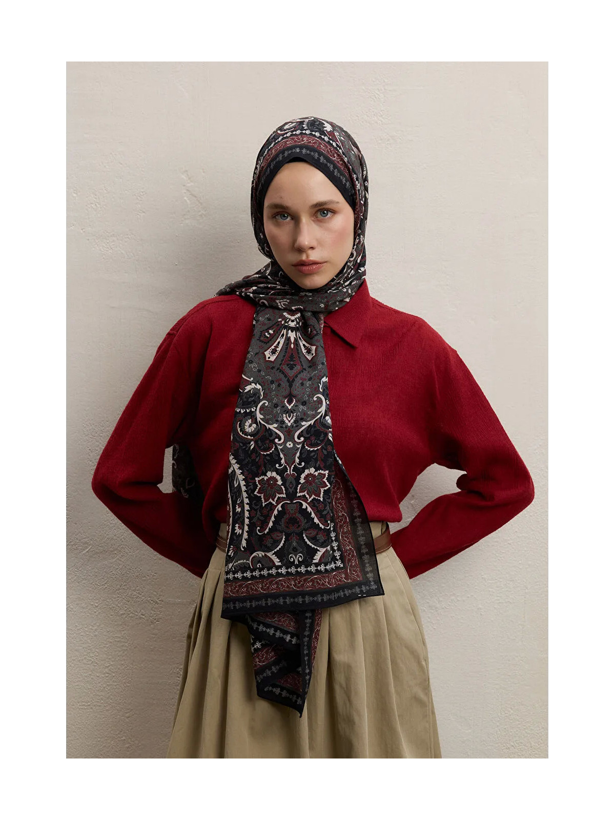 Elegante sjaal met patroon, zwart