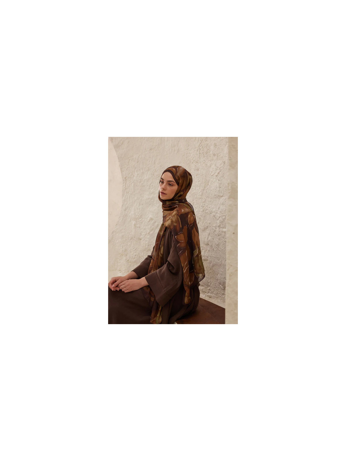 Donkere tuinpatroon Rami Hijab Bruin