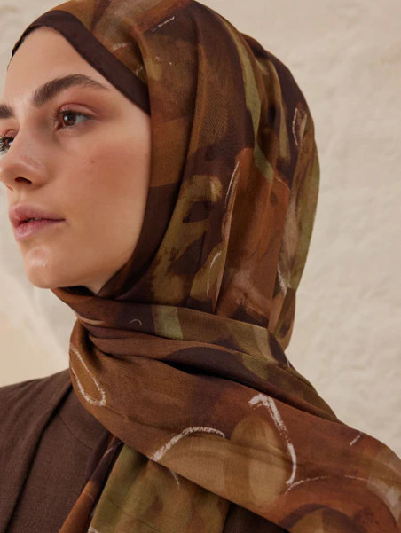Donkere tuinpatroon Rami Hijab Bruin