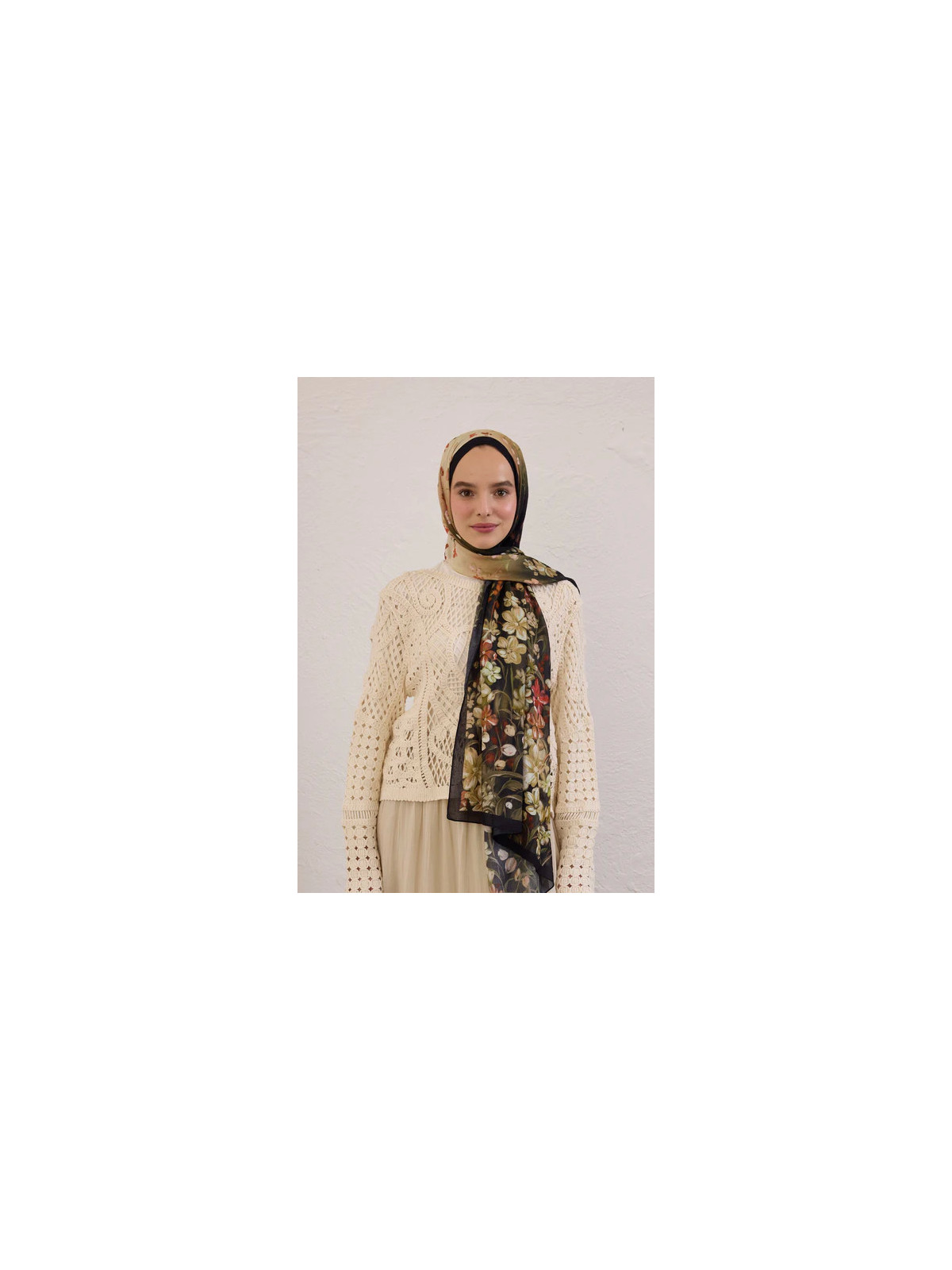 Fresh Scarfs Wisteria patroon rami sjaal zwart