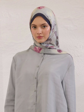 Fresh Scarfs Sweet William patroon Rami hijab zachtblauw