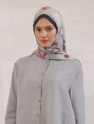 Fresh Scarfs Sweet William patroon Rami hijab zachtblauw