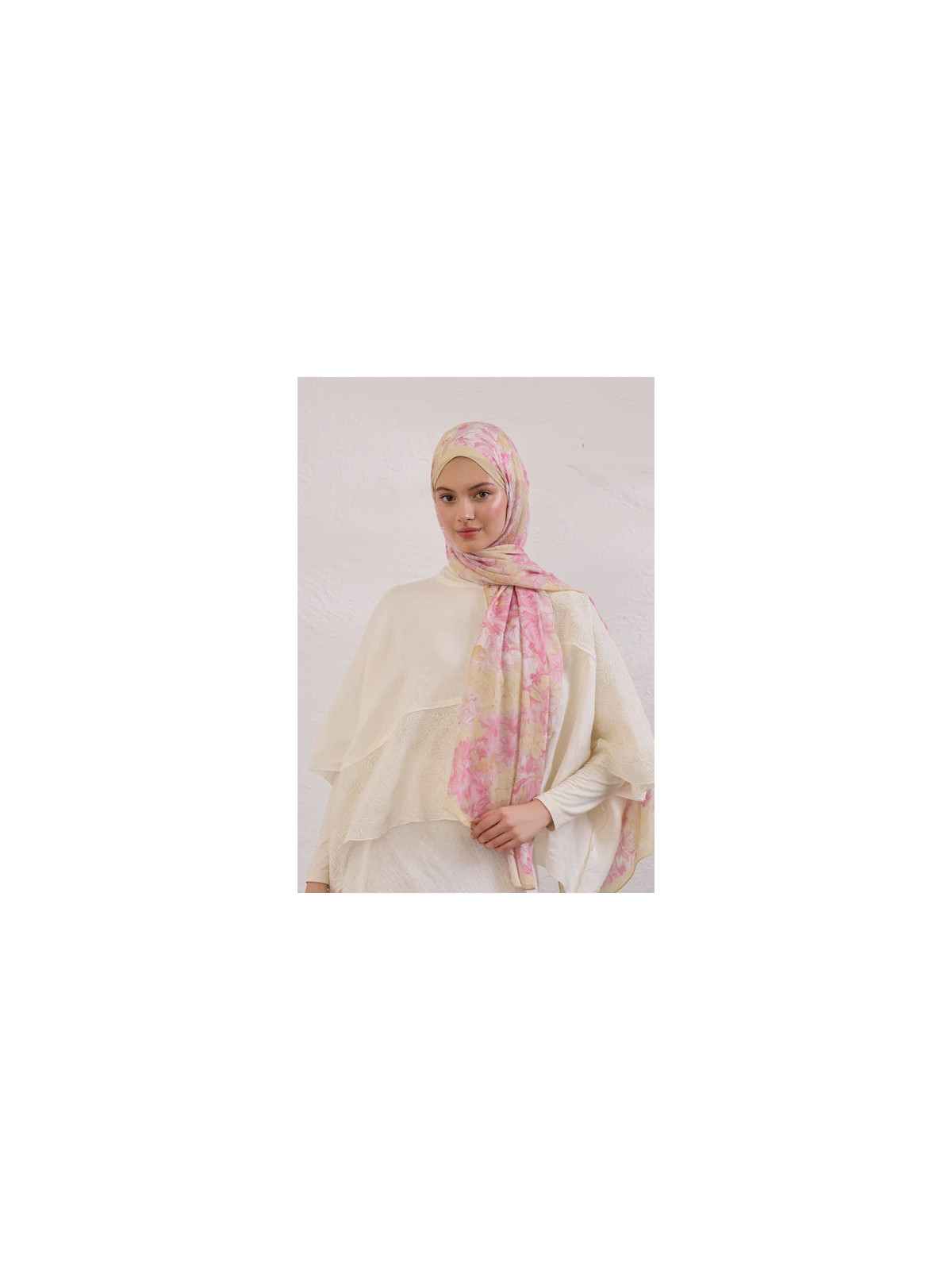 Fresh Scarfs Zomerbloeiende Rami Hijab met patroon, zachtroze