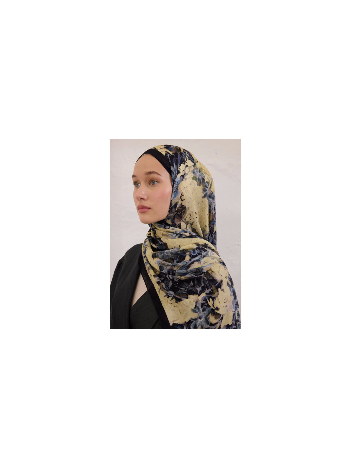 Fresh Sacrfs Zomerbloeiende Rami Hijab met patroon, marineblauw