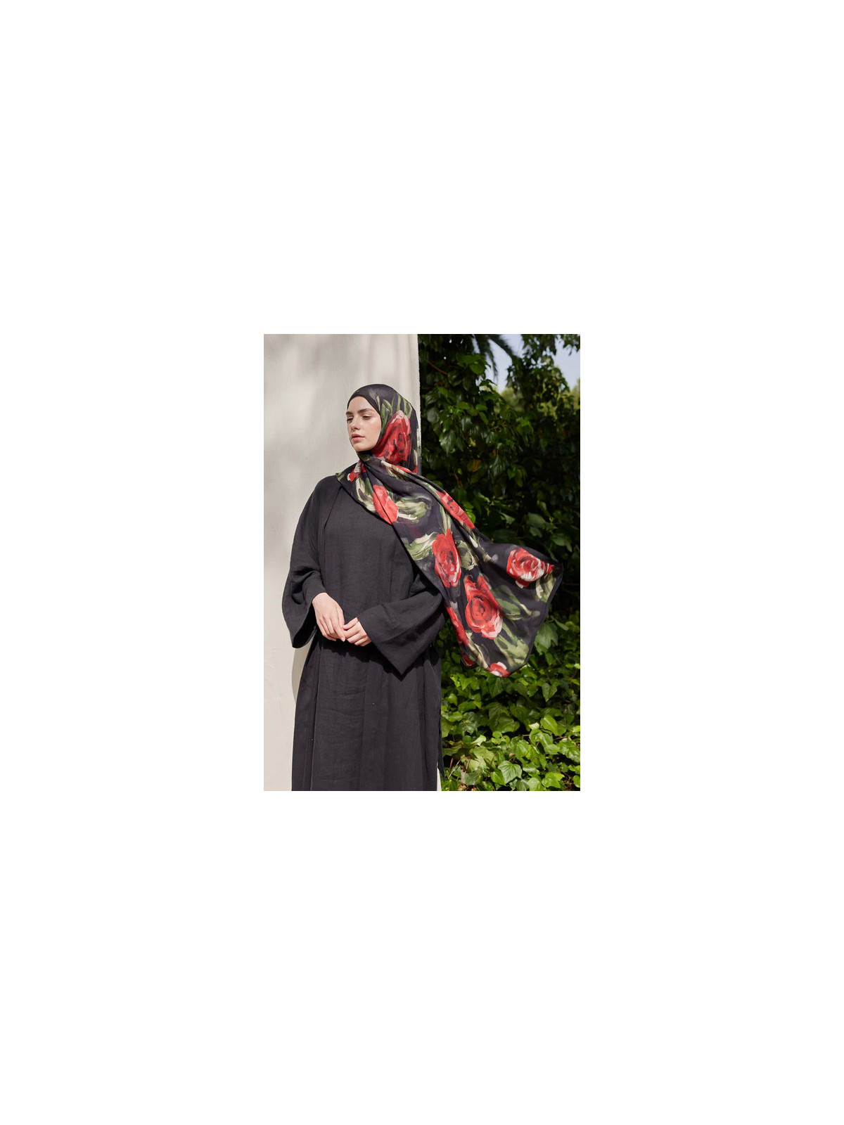 Fresh Scarfs Rami hijab met zomerrozenpatroon rood