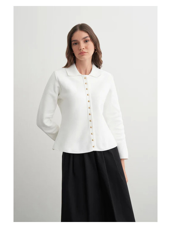 Gebreid vest met peplum en gouden knopen