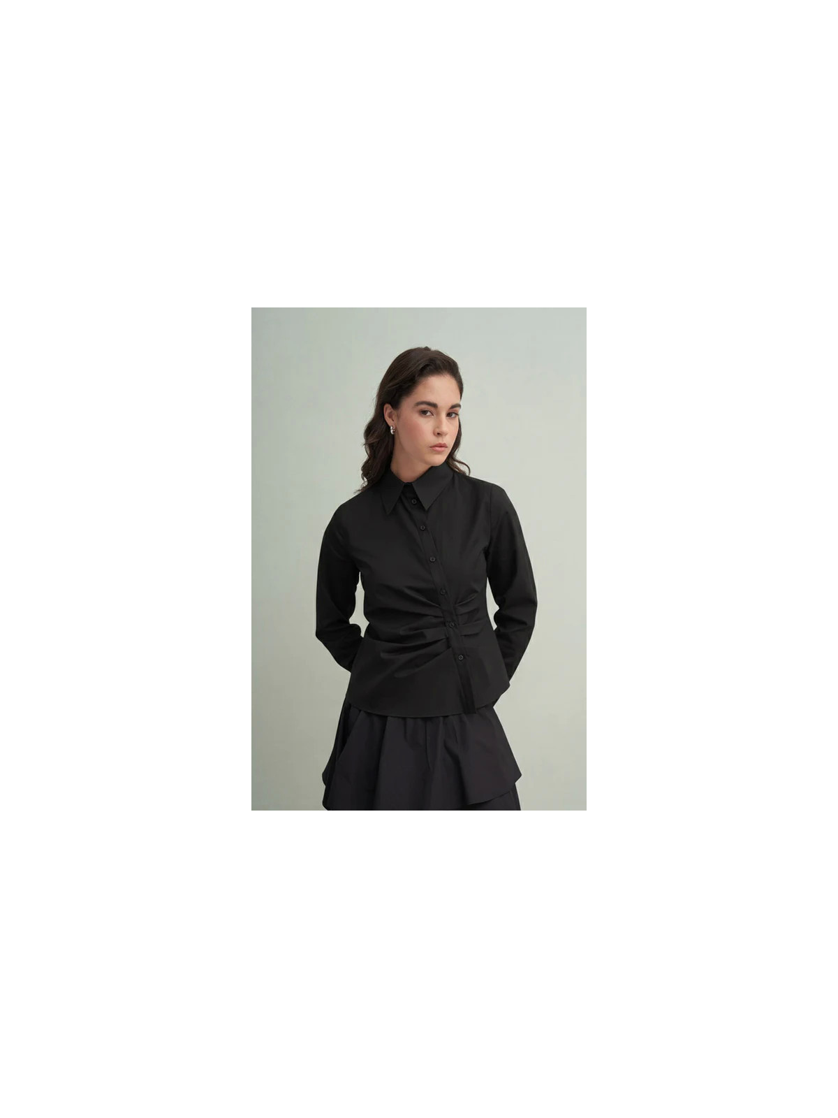 Vesna Design kort shirt met plooien