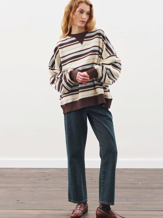 OVERSIZED GESTREEPTE SWEATSHIRT BRUIN