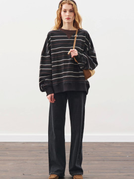 OVERSIZED GESTREEPTE SWEATSHIRT ZWART