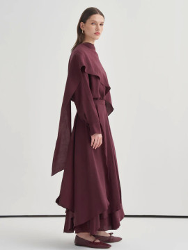 Vesna Design blouse met sjaaldetails en asymmetrische rok van modal