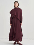 Vesna Design blouse met sjaaldetails en asymmetrische rok van modal