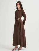 Vesna Design Cupra-jurk met gouden accessoires