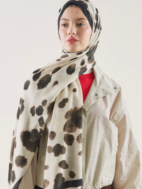 Fresh Scarfs İnek Desenli Rami Başörtüsü