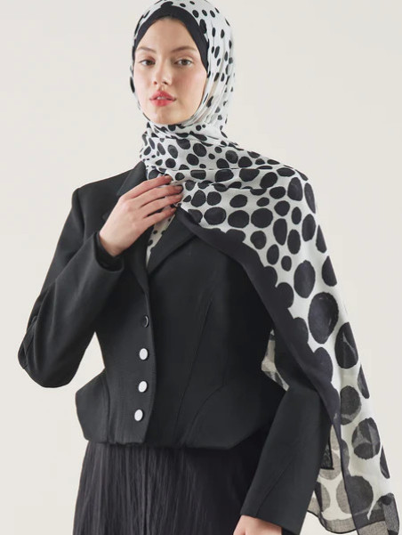 Fresh Scarfs Rami hijab met stippenpatroon in ivoor