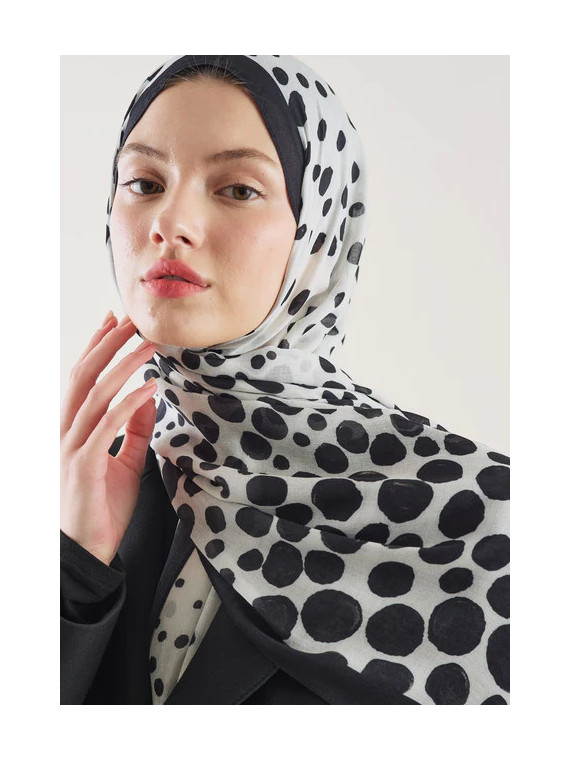 Fresh Scarfs Rami hijab met stippenpatroon in ivoor