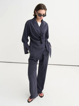 Vesna Design Gedrapeerde wikkelblouse met broek