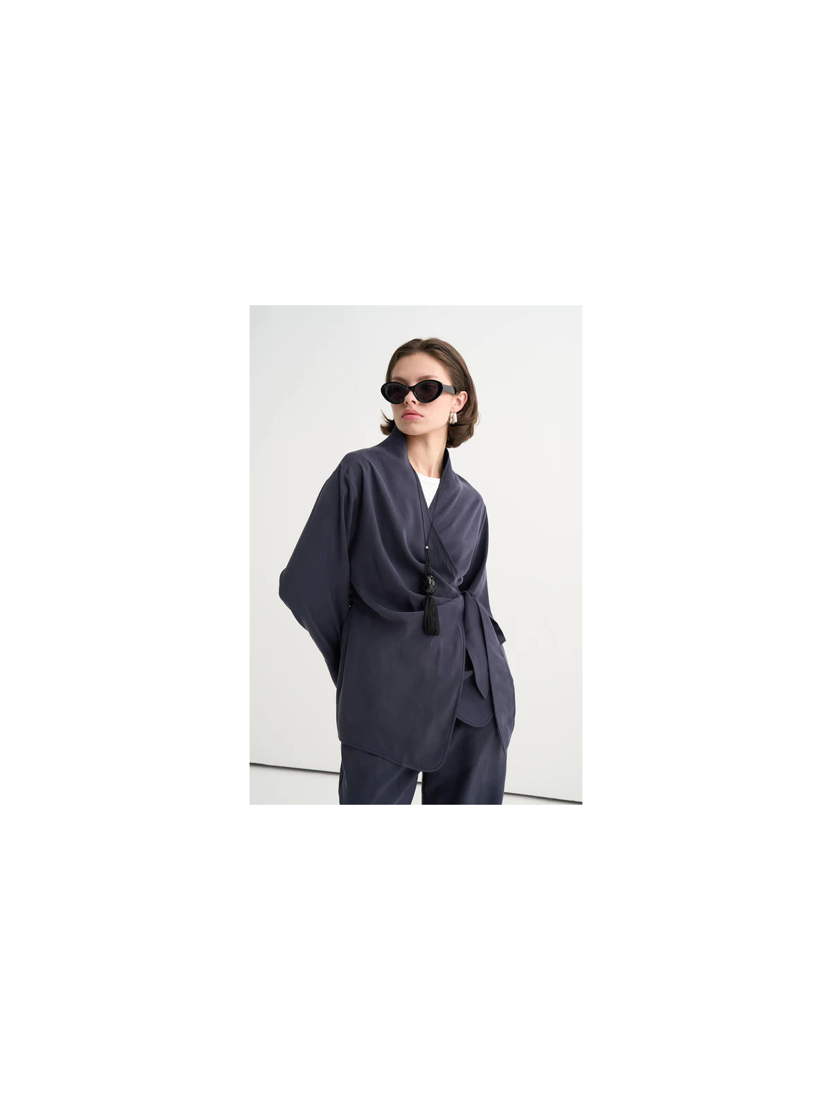 Vesna Design Gedrapeerde wikkelblouse met broek