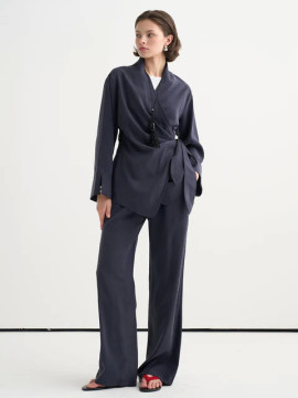 Vesna Design Gedrapeerde wikkelblouse met broek