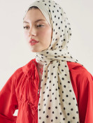 Fresh Scarfs Kleine Rami hijab met stippenpatroon in beige