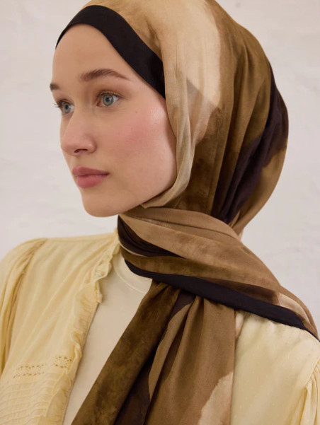 Fresh Scarfs Kleurgolvenpatroon Rami Hijab Khaki