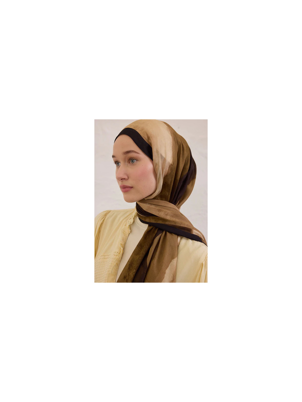 Fresh Scarfs Kleurgolvenpatroon Rami Hijab Khaki