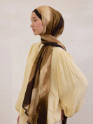 Fresh Scarfs Kleurgolvenpatroon Rami Hijab Khaki