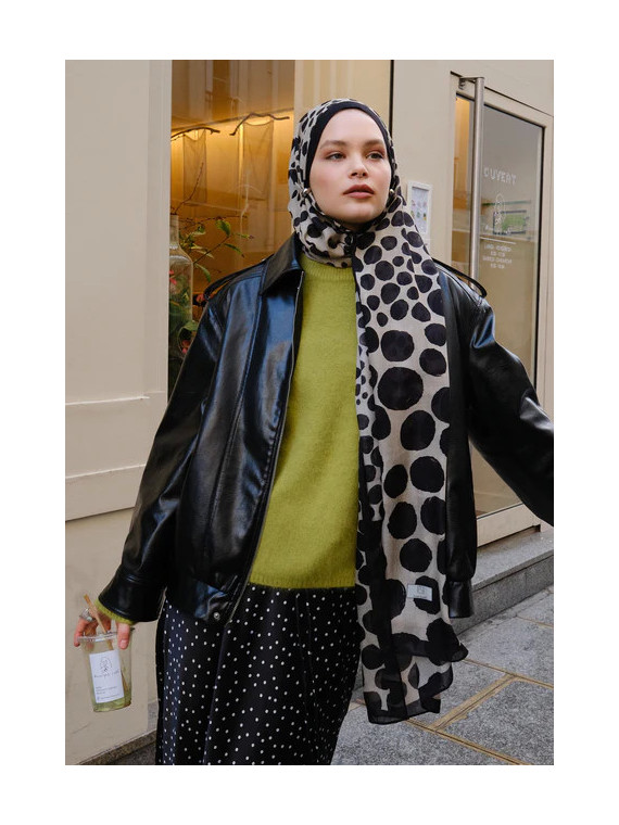 Fresh Scarfs Rami hijab met stippenpatroon