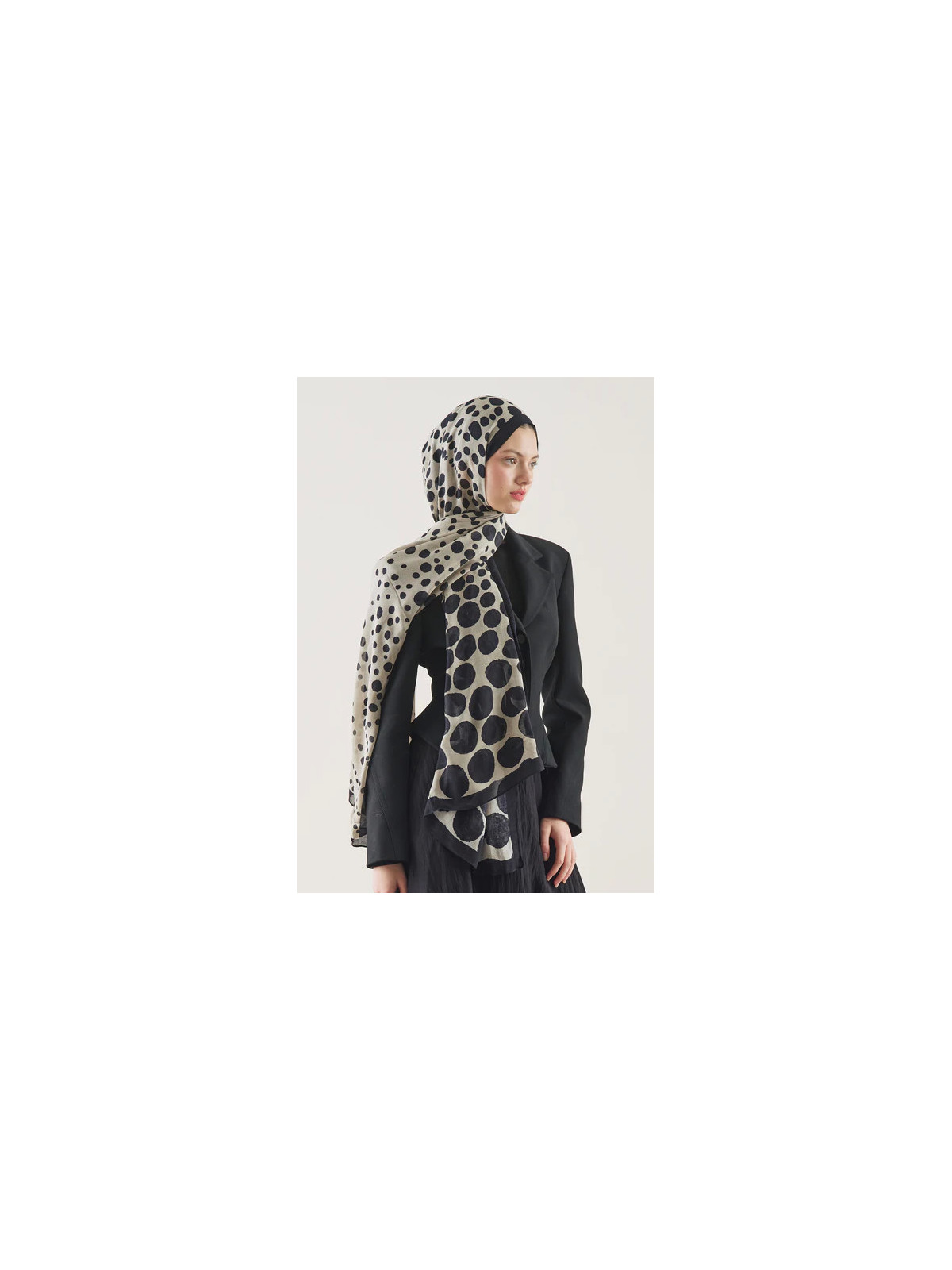 Fresh Scarfs Rami hijab met stippenpatroon