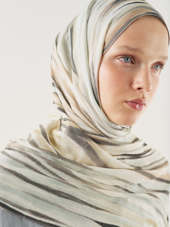 Donkere batikprint zachte viscose sjaal