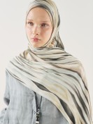 Donkere batikpatroon zachte viscose sjaal