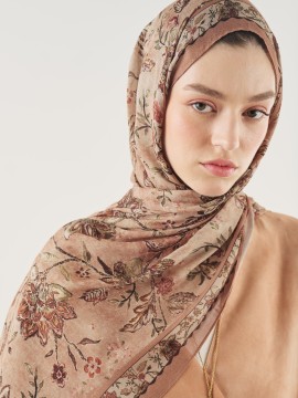 Zachte viscose sjaal met etnisch bloemenpatroon zalmkleurig