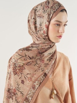 Zachte viscose sjaal met etnisch bloemenpatroon zalmkleurig