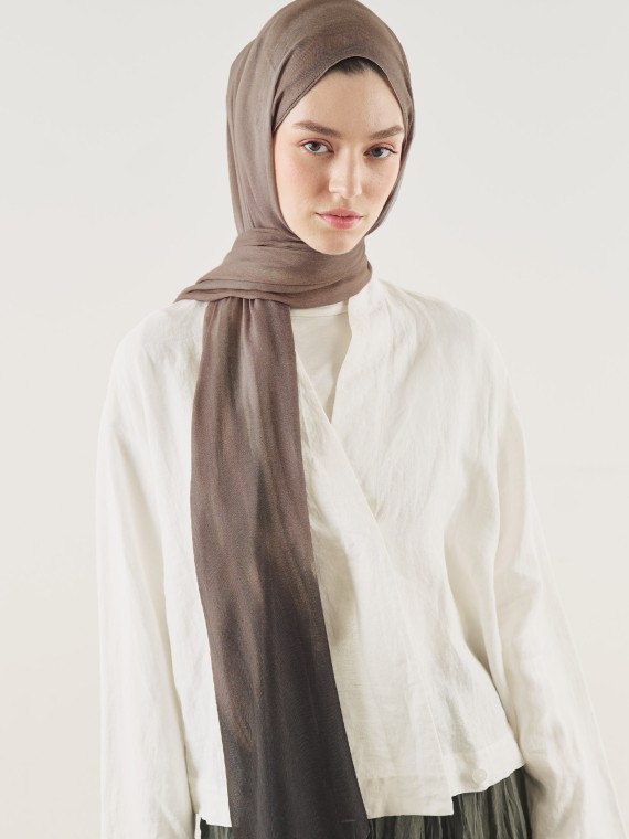 Soft viscose scarf with a sand-rib pattern