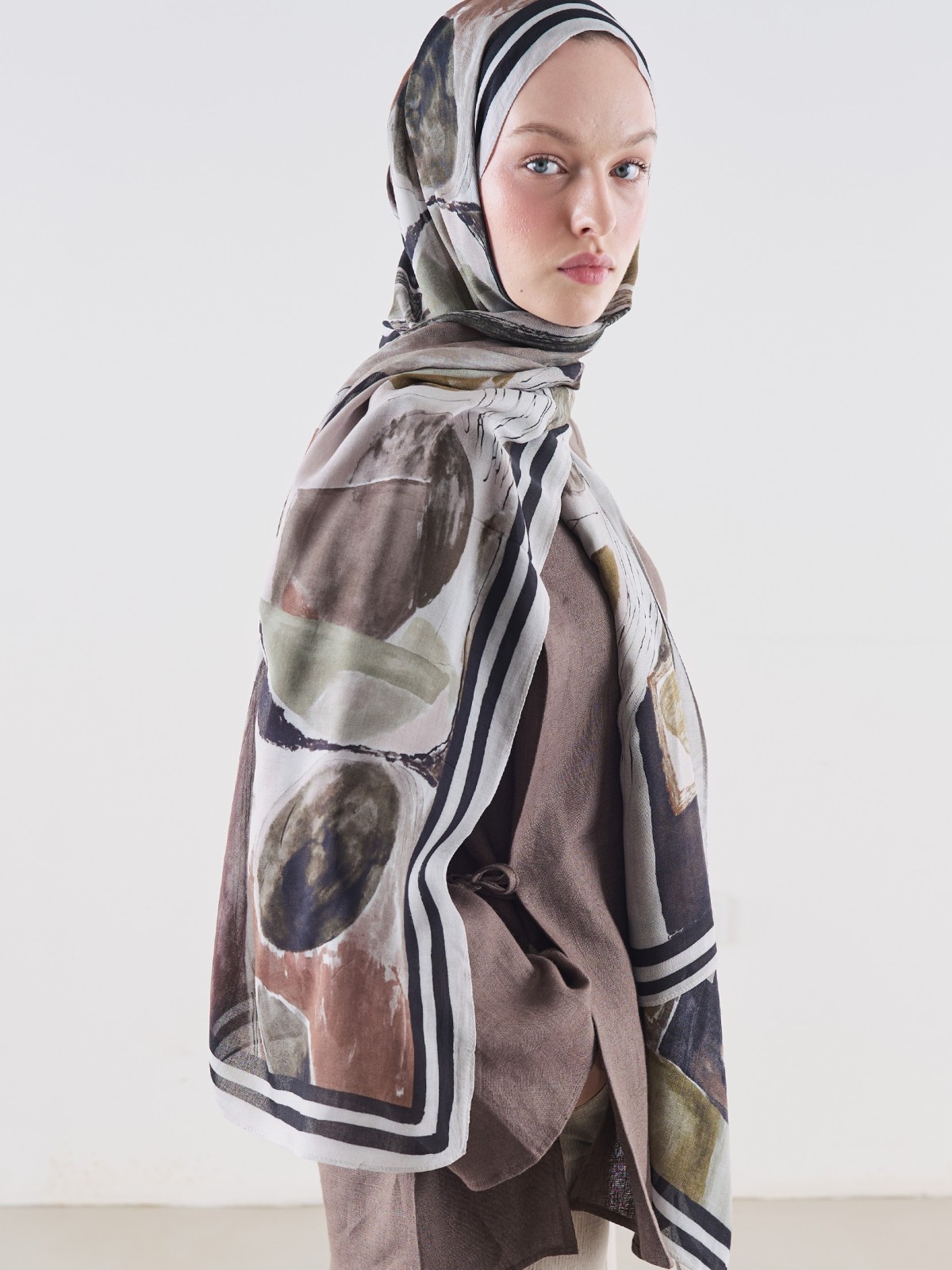Fresh Scarfs Abstracte sjaal van ramie-viscose met penseelpatroon