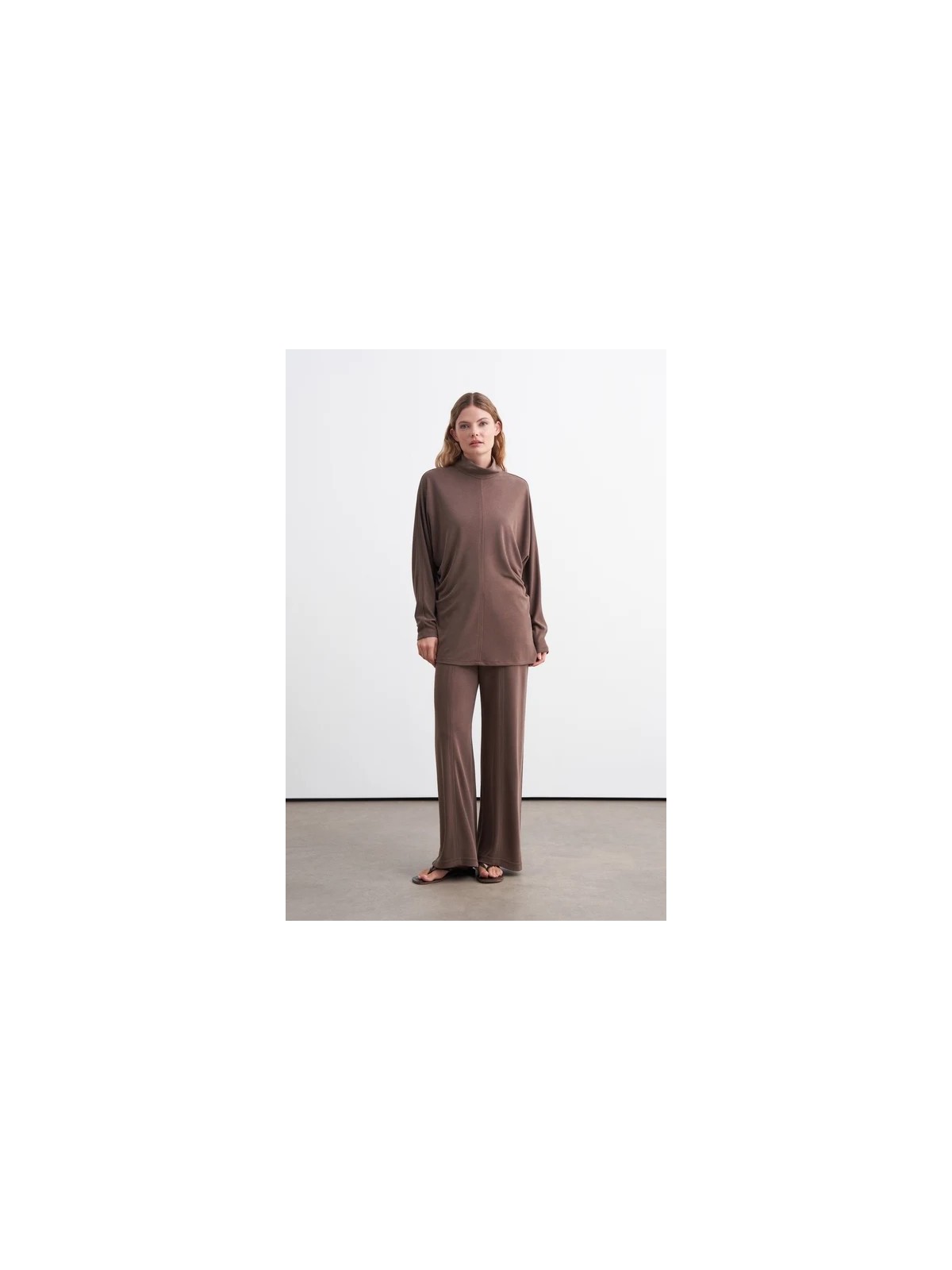 Vesna Design Blouse met vleermuismouw en geplooide details met broek