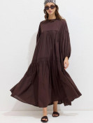Geplooide oversized voile jurk bruin